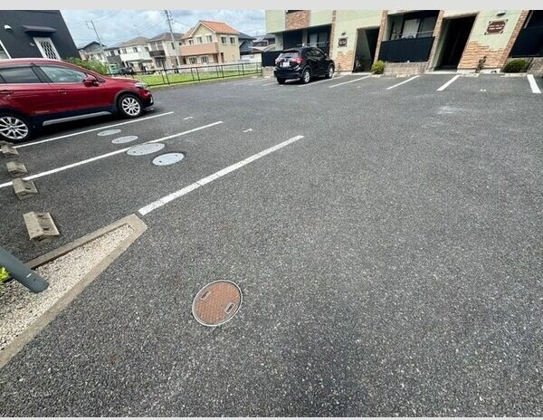 フラン・ヴェール　　刈谷市近郊の賃貸はクラスホームの駐車場