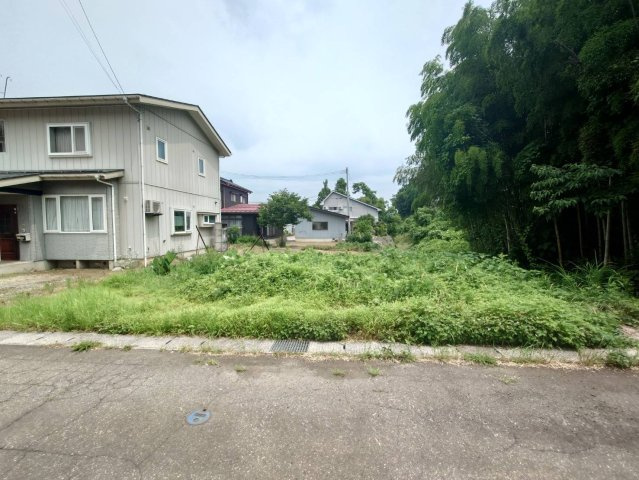 大貫4丁目売地の前面道路含む現地写真
