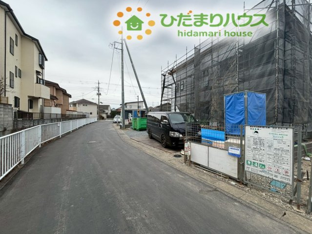 熊谷市石原　第9期　新築一戸建て　ワイウッドコート　04の駐車場