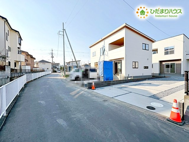 熊谷市石原　第9期　新築一戸建て　ワイウッドコート　04の前面道路含む現地写真