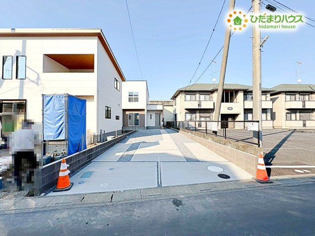 熊谷市石原　第9期　新築一戸建て　ワイウッドコート　04の駐車場