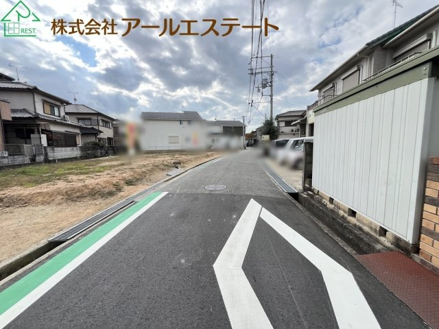 加古川町中津　加古川線「日岡駅」徒歩14分の前面道路含む現地写真