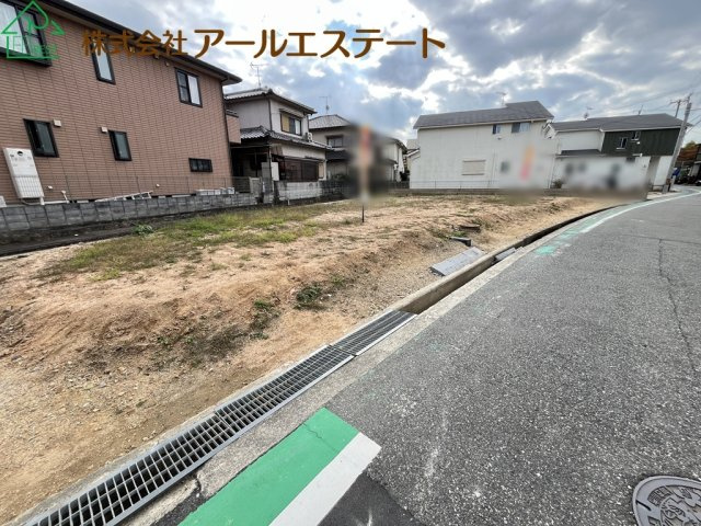 加古川町中津　加古川線「日岡駅」徒歩14分の前面道路含む現地写真