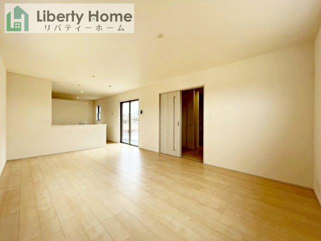 ひたちなか市田宮原1期　新築戸建　2号棟の居間・リビング