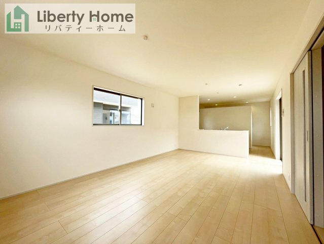 ひたちなか市田宮原1期　新築戸建　2号棟の前面道路含む現地写真