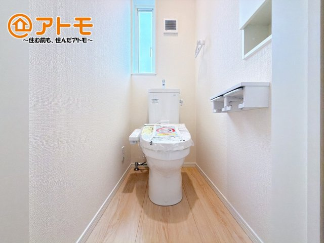 【トイレ】 | 田方郡函南町仁田第11　新築一戸建て　5号棟 | ２つトイレがあるので朝も混みあわずに使うことができます！
