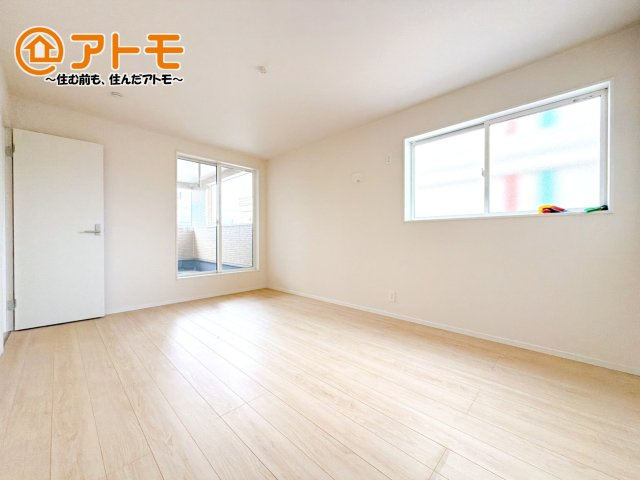 【寝室】 | 田方郡函南町仁田第11　新築一戸建て　5号棟 | 各居室に収納がついているので、部屋の中をすっきり見せることができますね！
