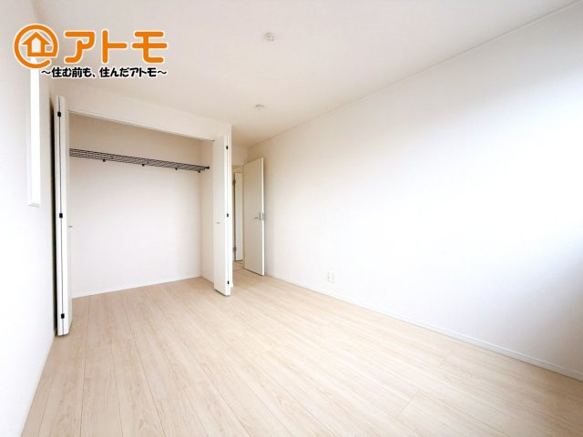 【子供部屋】 | 田方郡函南町仁田第11　新築一戸建て　5号棟 | 広々使える収納付きの洋室です♪