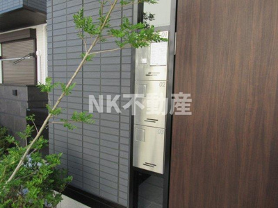 【その他】 | マニフィック御厨中（八戸ノ里賃貸） | 宅配ボックスです