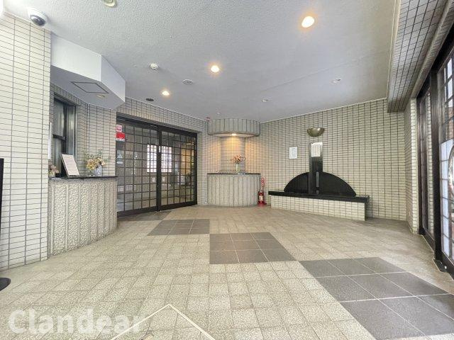 ライオンズマンション柴又のロビー|ドキドキの新生活も、安心してスタート。ぴったりの住まいを見つけませんか？クランディアが一緒に住まい選びをサポートします‼　まずは、お気軽にお問合せください　＃クランディア