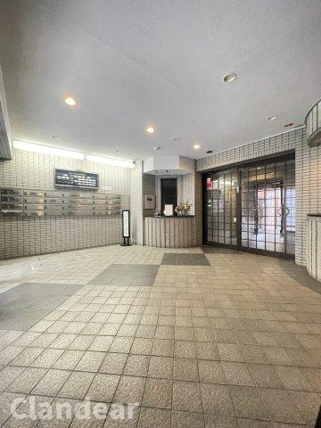 ライオンズマンション柴又のロビー|ドキドキの新生活も、安心してスタート。ぴったりの住まいを見つけませんか？クランディアが一緒に住まい選びをサポートします‼　まずは、お気軽にお問合せください　＃クランディア