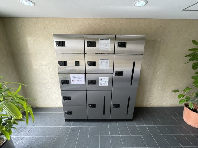シティパル米倉のその他共用部分|不在時でも荷物を受け取れる、便利な宅配ボックスです。
