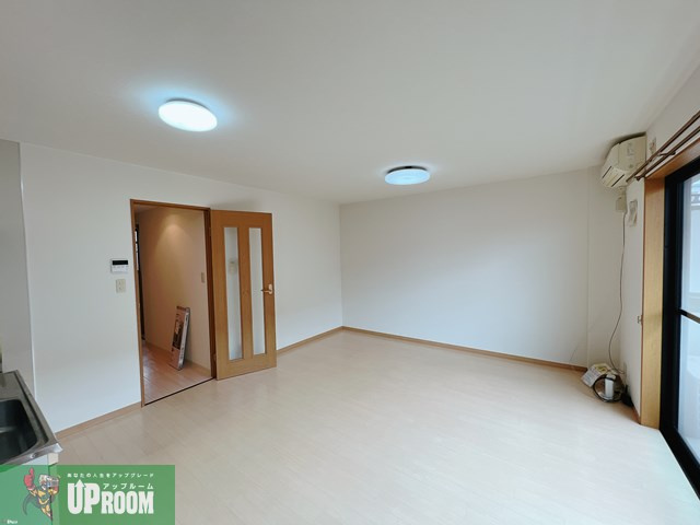 ファミール如意申の居間・リビング