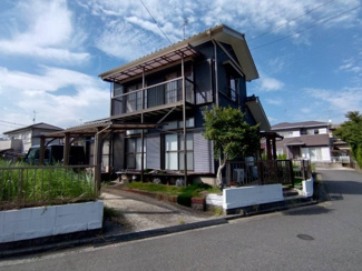 【外観】 | 市原市佐是　中古戸建　上総牛久駅 | ・水回り交換済み（浴室・トイレ・キッチン）
・畳交換
・リビング、２階和室床張替
・外壁塗装
・太陽光パネル搭載
・駐車場２台可能
・お庭
・牛久小学校