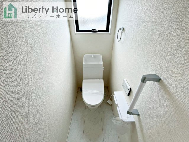 ひたちなか市田宮原1期　新築戸建　3号棟のトイレ