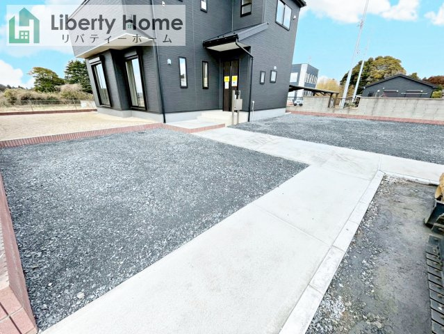ひたちなか市田宮原1期　新築戸建　3号棟の駐車場