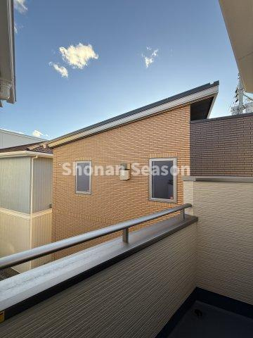 【バルコニー】 | 洗濯物を干す時間もホッと一息つけそうですね♪