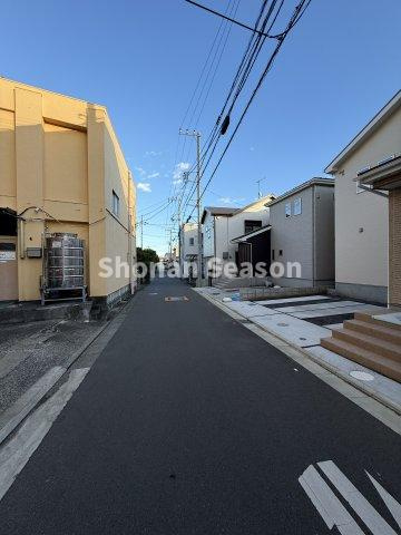 【現地画像あり】平塚市平塚３丁目　全１５棟　14号棟の周辺|アウトドアリビングが満喫できる広い庭付き一戸建て◎
マイホーム購入をお考えなら、地元密着「湘南シーズン」にぜひお任せ下さい♪
