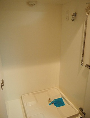 【設備】 | ルーブル中野新橋参番館 | 室内洗濯機置き場。