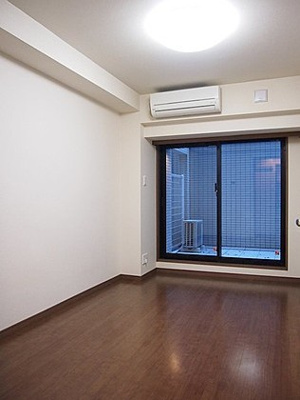 【居間・リビング】 | ルーブル中野新橋参番館 | 6帖のきれいな洋室。