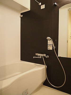 【浴室】 | ルーブル中野新橋参番館 | 浴室乾燥機付きバス。