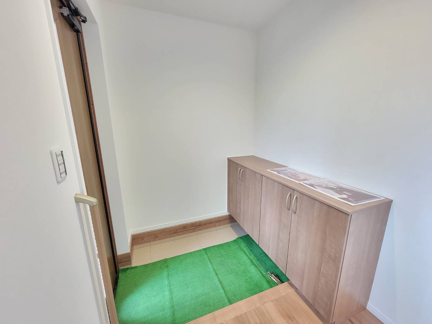 【クライン】真岡市高勢町 第1期の玄関|〇玄関〇
靴で散らかりがちな玄関も、シューズクロークがあればいつでもスッキリ♪急な来客でも玄関を急いで片付ける必要がなく安心です。
※2026年3月撮影
