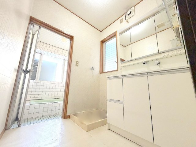 福生市加美平3丁目　リフォーム戸建の独立洗面台|水回り含め室内フルリフォーム予定！※リフォーム前写真