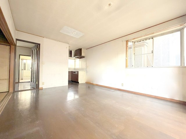 福生市加美平3丁目　リフォーム戸建の居間・リビング|水回り含め室内フルリフォーム予定！※リフォーム前写真