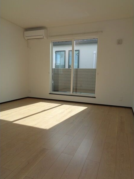 グランドガーデンの居間・リビング