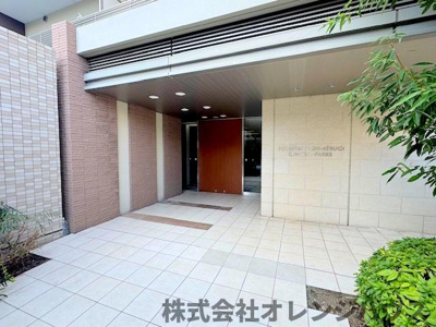 【エントランス】 | ポレスター本厚木セントラルパークス | シンプルでいて重層的なデザインを求めたエントランスホール。