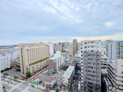 【展望】 | ポレスター本厚木セントラルパークス | 日中は光と風、豊かな眺望を満喫。夜はきらめく月や星空を、街の明かりと共に堪能。