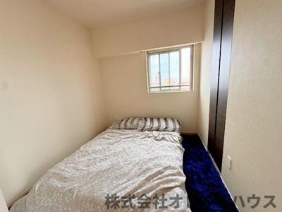 【洋室】 | ポレスター本厚木セントラルパークス | 各部屋にクローゼット完備。ゆとりの収納で片付けも掃除もテキパキ完了。