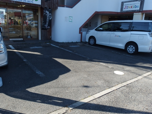 井坂ビルの駐車場