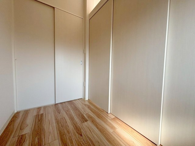 セレニテ西中島アリア壱番館の玄関