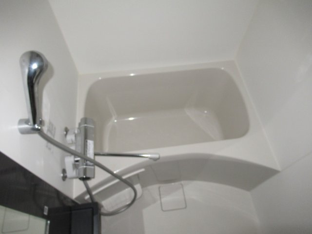 エステムコート神戸湊町の浴室|落ち着いた空間のお風呂です