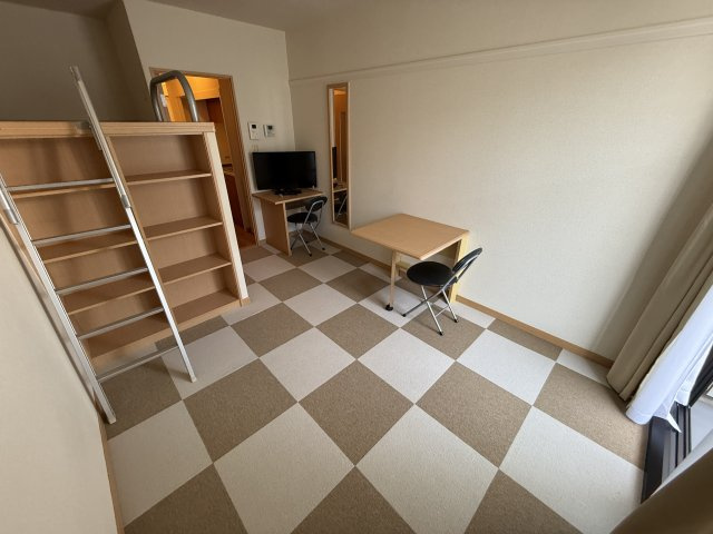 レジデンスローズの居間・リビング