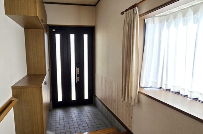 宇都宮市茂原２丁目　戸建の玄関|玄関収納