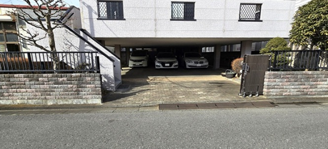 宇都宮市茂原２丁目　戸建の駐車場|ピロティ、車庫部分