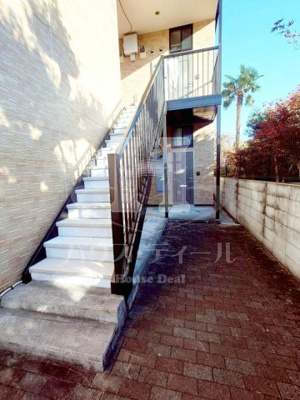 【エントランス】 | メインシティガーデン参番館 | 清潔なエントランスです