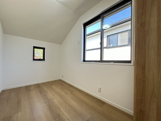 神戸市須磨区北落合2丁目戸建の洋室