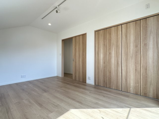 神戸市須磨区北落合2丁目戸建の洋室