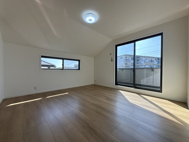 神戸市須磨区北落合2丁目戸建の洋室