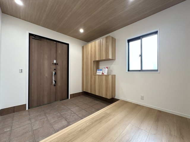 神戸市須磨区北落合2丁目戸建の玄関