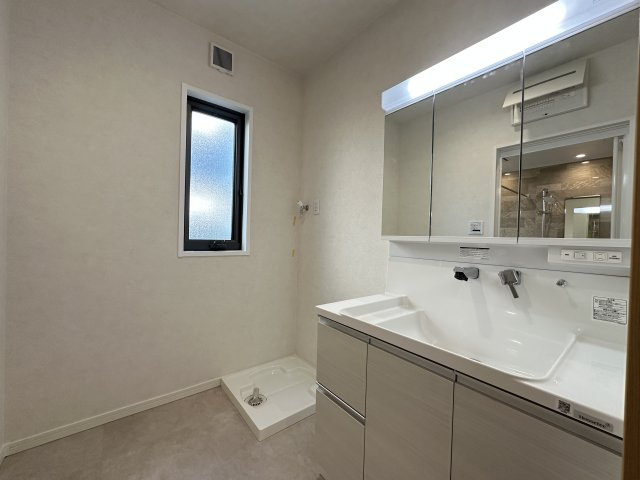 神戸市須磨区北落合2丁目戸建の独立洗面台