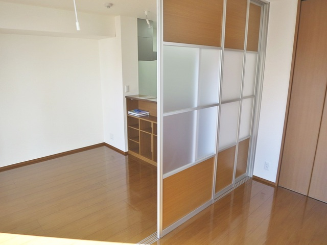 コンフォール瑞江Ⅵの設備|可動式間仕切りで、ダイニングと洋室を区切れます♪