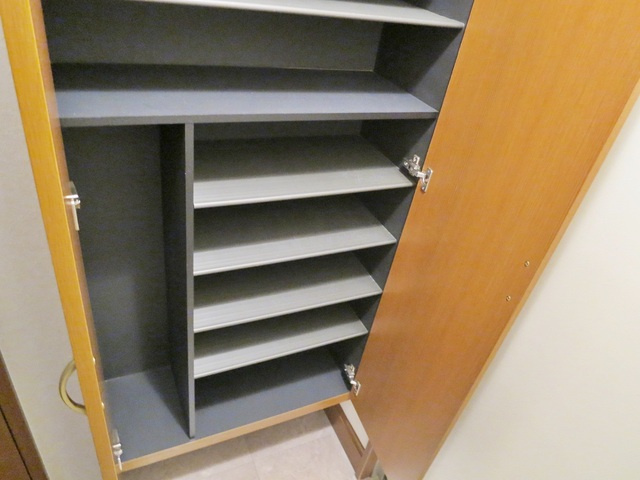 コンフォール瑞江Ⅵの玄関|大き目なシューズボックスあります！