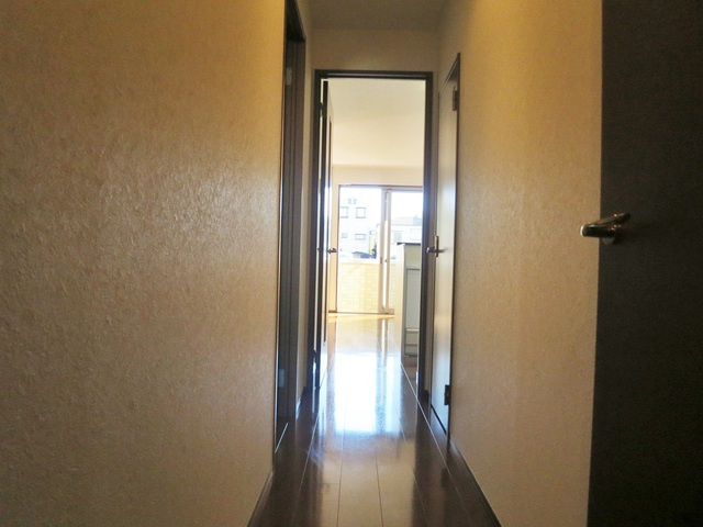 コンフォール瑞江Ⅵの玄関|玄関ホールです♪