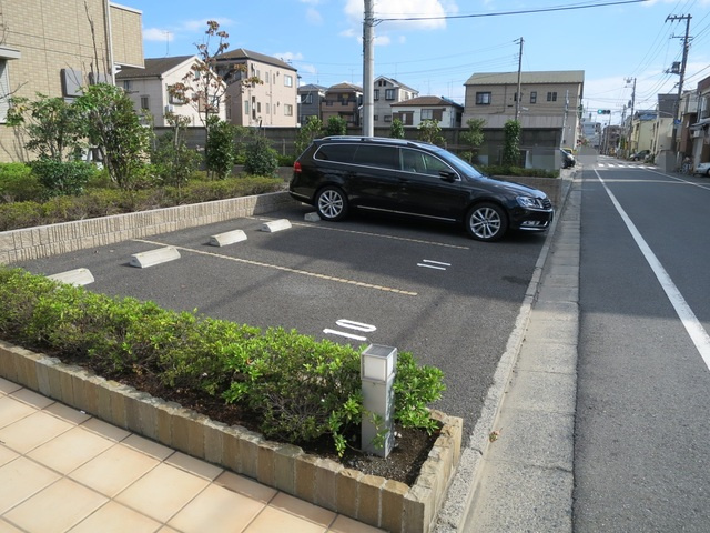 コンフォール瑞江Ⅵの駐車場|駐車スペースです♪