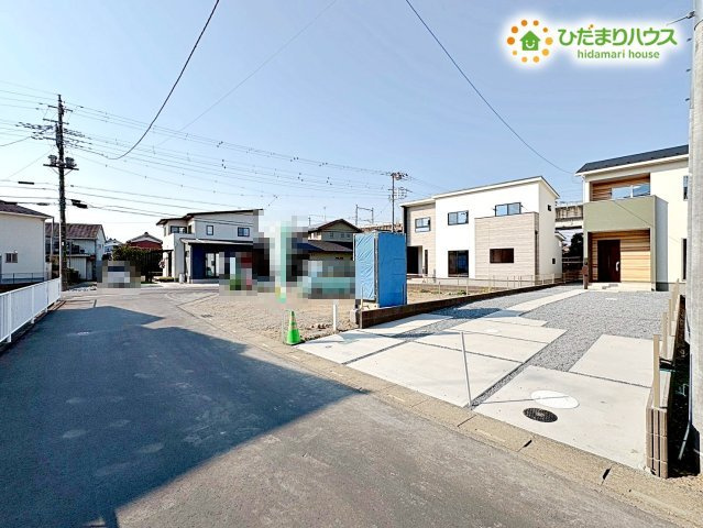 熊谷市石原　第9期　新築一戸建て　ワイウッドコート　03の前面道路含む現地写真