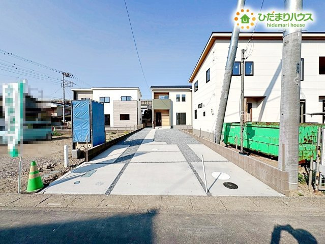 熊谷市石原　第9期　新築一戸建て　ワイウッドコート　03の駐車場